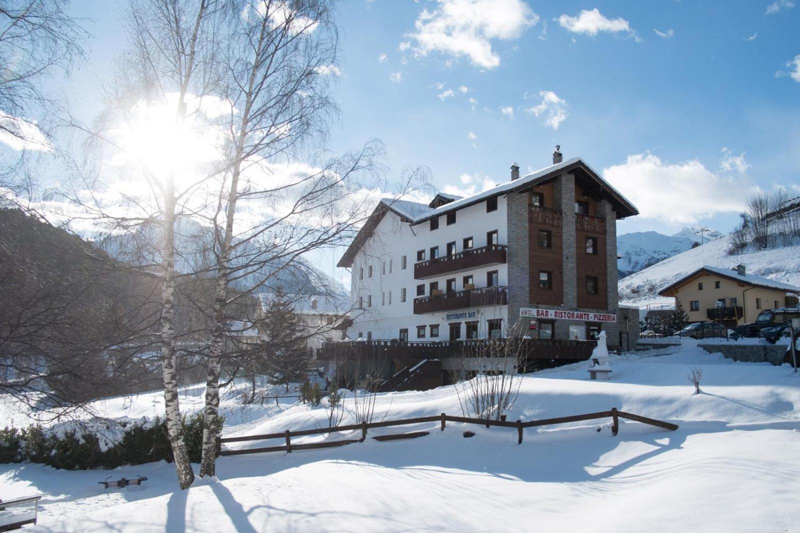 Hotel & Restaurant Saint Nicolas Gran Paradiso エクステリア 写真