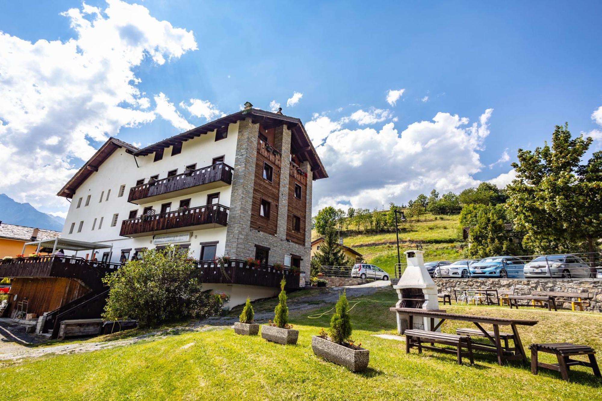 Hotel & Restaurant Saint Nicolas Gran Paradiso エクステリア 写真