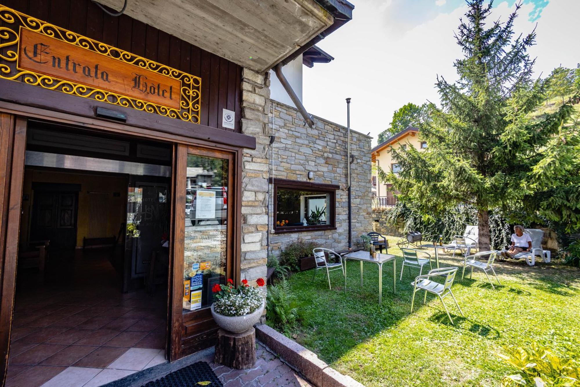 Hotel & Restaurant Saint Nicolas Gran Paradiso エクステリア 写真